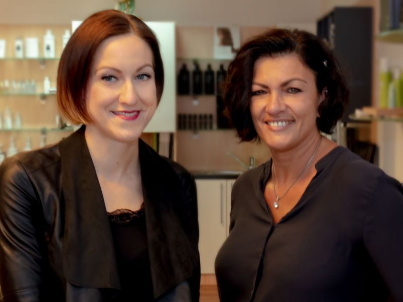 Claudia Wolfram und Monika Treml im Salon Wolfram in Pullach